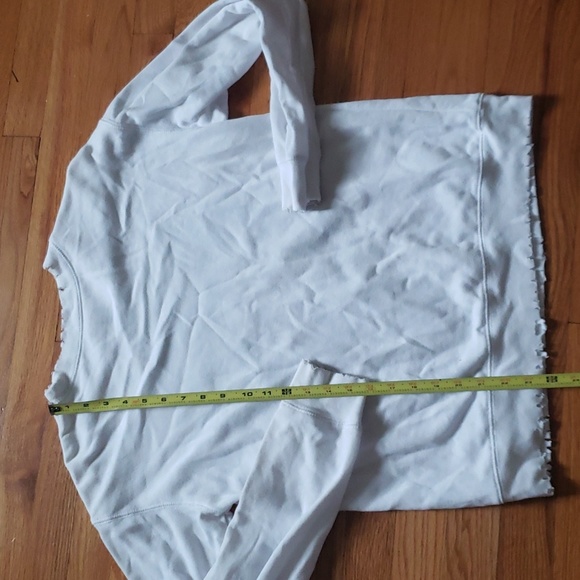 Red  Carpet Noir small vintage Jimmy Hendrix white sweatshirt frayed cuff collar - Picture 3 of 4